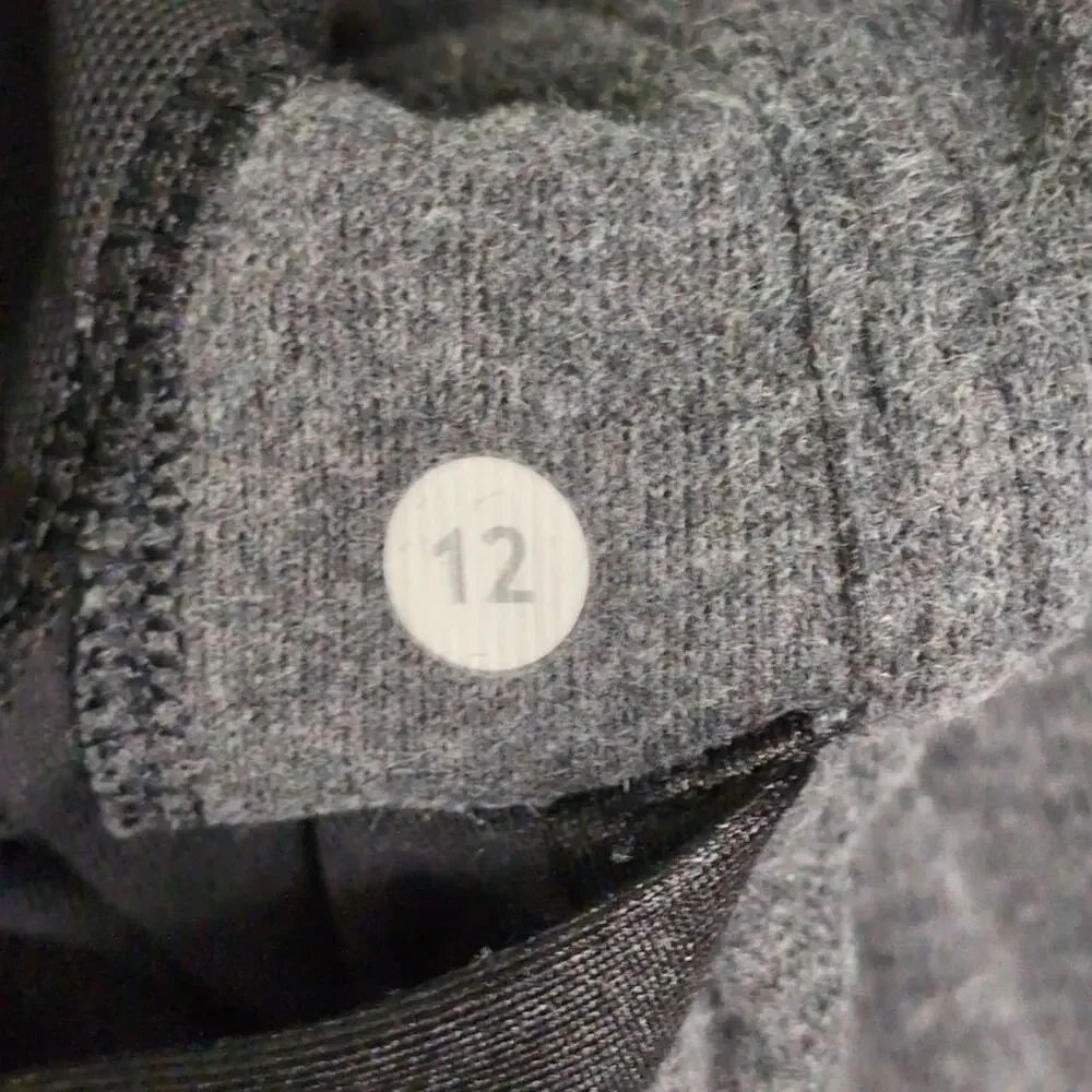 Lululemon Dark Grey Black Drawstring Pockets Tapered Jogger Pants Size 12